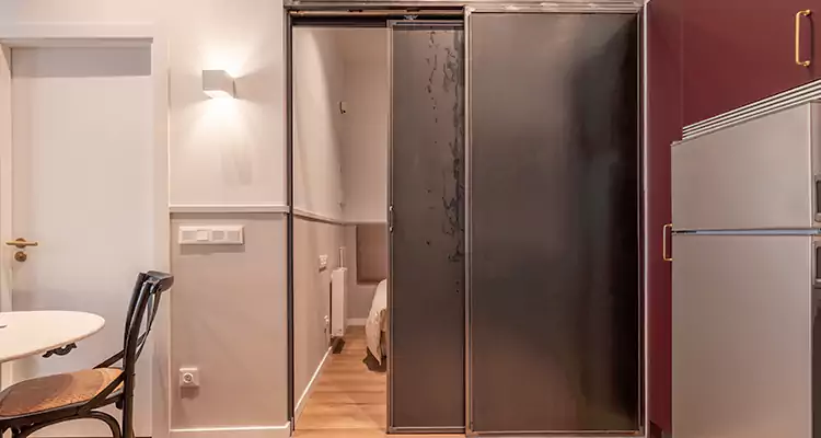 We Fix Closet Sliding Door in Keystone, FL 