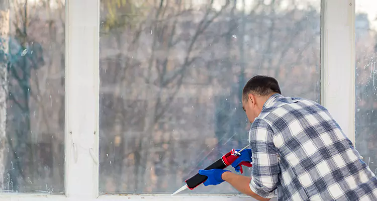 Quality Sliding Shower Door Repair for Closing Issues in Keystone, FL