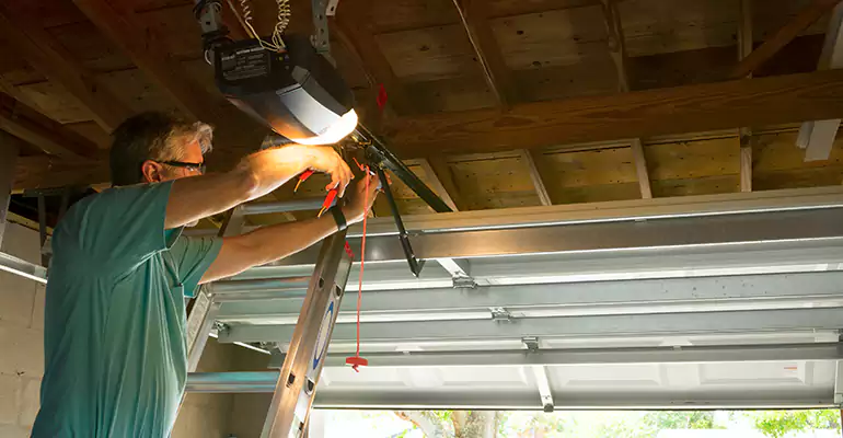 Chamberlain Garage Door Repair in Keystone, FL